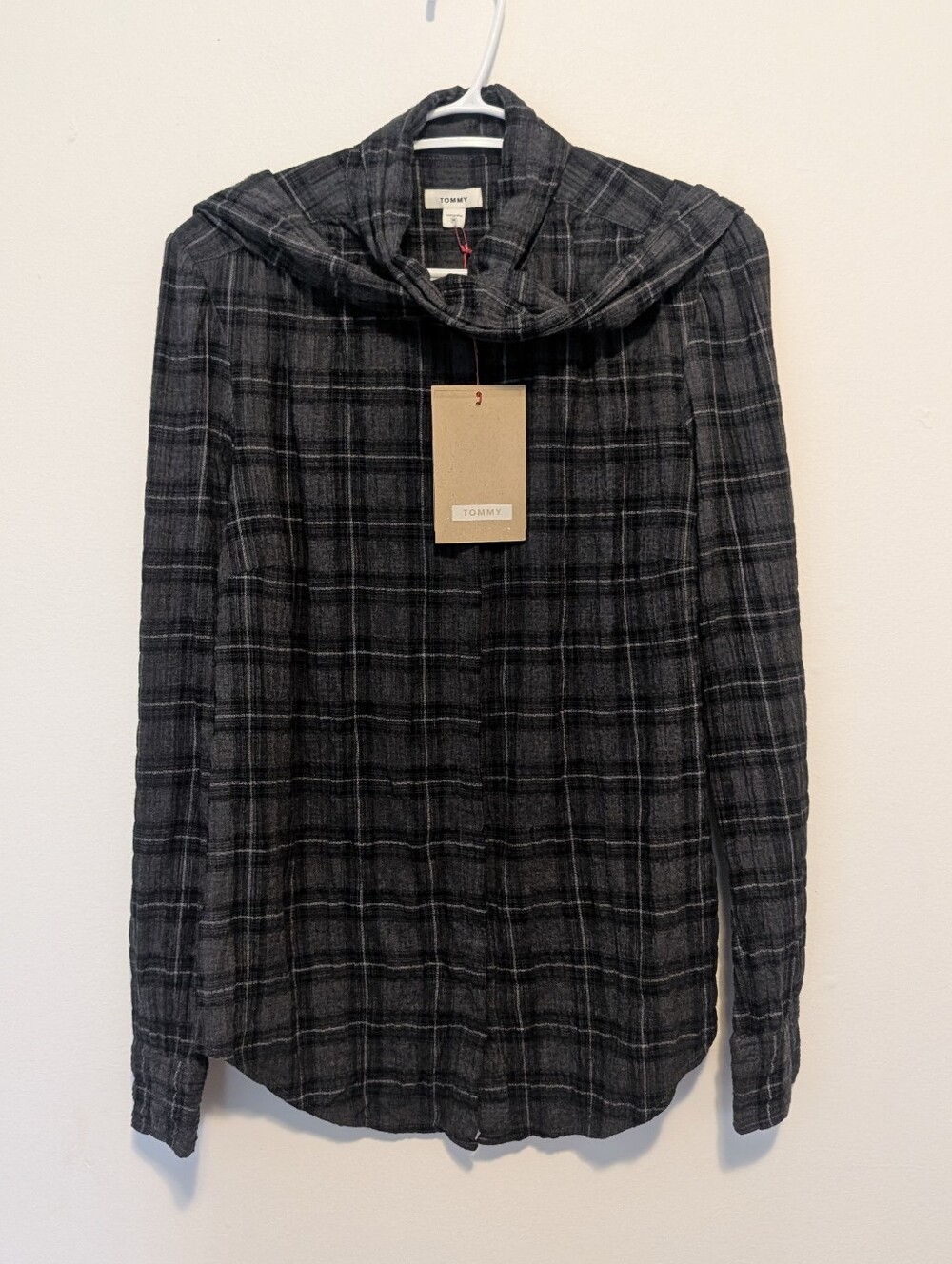NWT TOMMY Plaid Tie Neck Blouse Grey Black Crinkle Cotton Shirt Preppy Luxe M